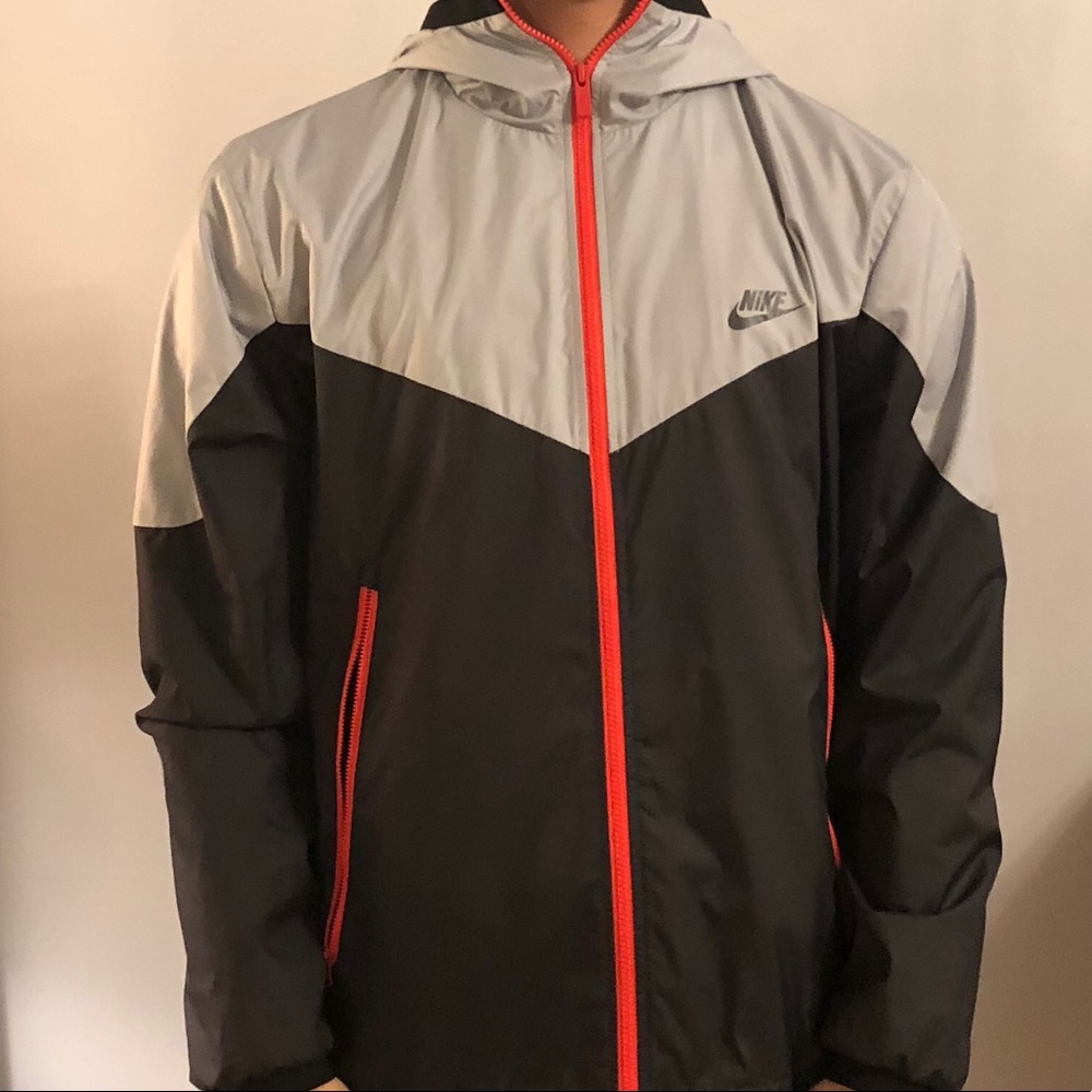 Nike men’s windbreaker